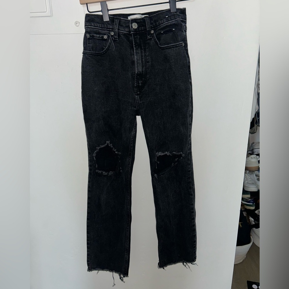 Abercrombie & Fitch - Black wash distressed, ankle straight jeans